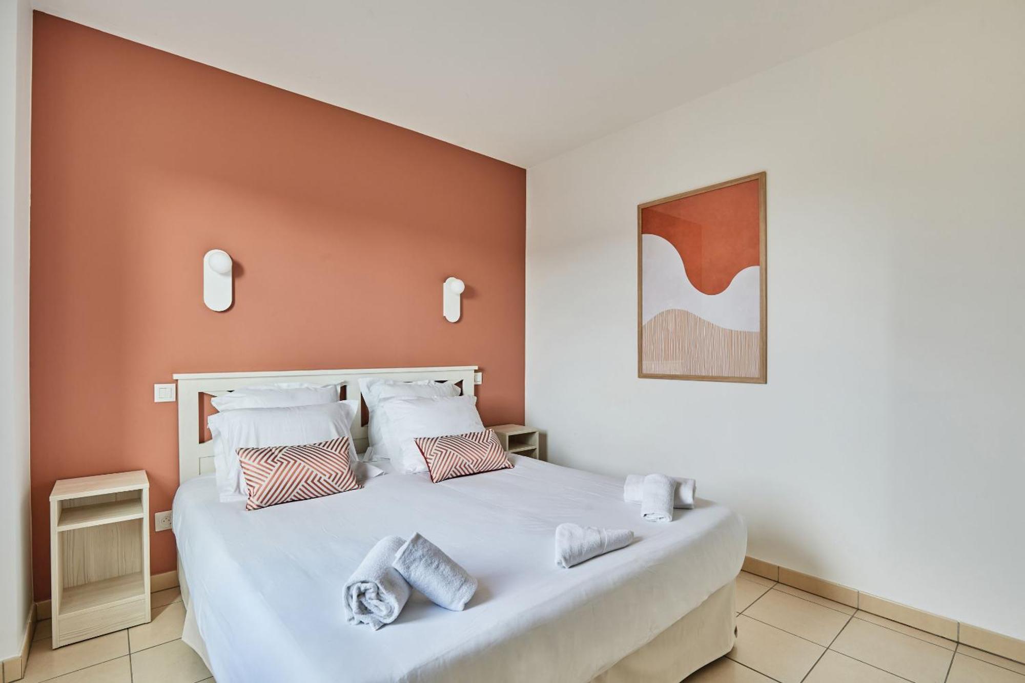 Residence Odalys Le Mas Des Flamants Aigues-Mortes Bagian luar foto